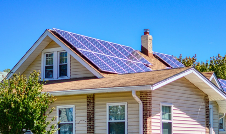 Как сделать дом энергоэффективным с солнечными панелями?