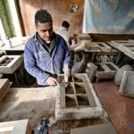 У Запоріжжі відновили виробництво плитки, яку не виготовляють вже 70 років, аби відбудувати розбомбленої ворогом пам’ятки