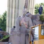 Під Аркою Свободи українського народ розпочали демонтаж пам’ятника на честь Переяславської ради (ФОТО)
