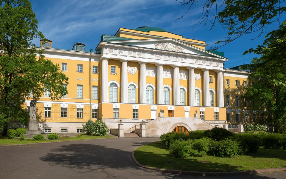 Комплекс будівель Московського університету на вул.