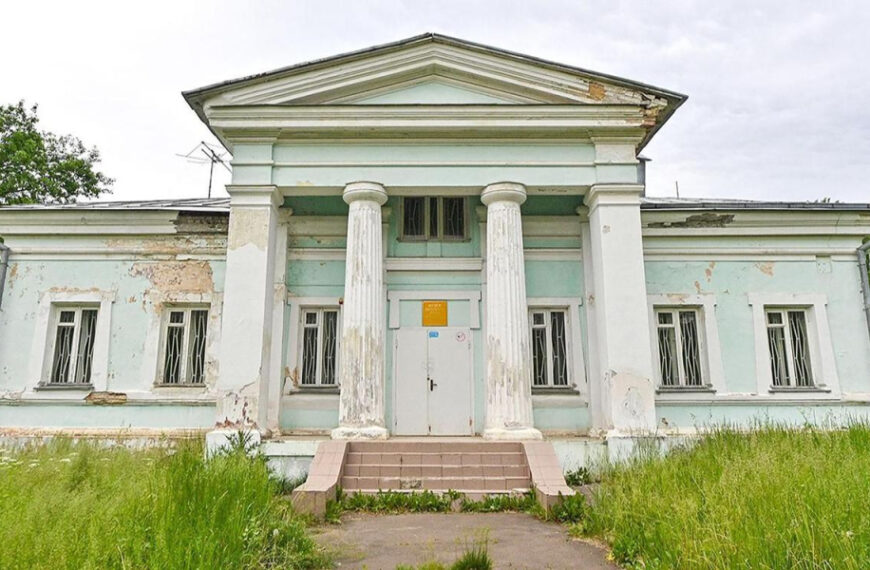 На торги виставили садибу сина «шоколадного короля». Як вона виглядає