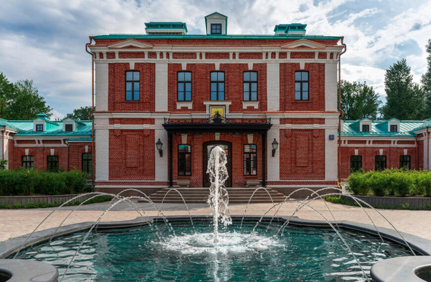 У центрі Москви відреставрували пам’ятник ХІХ ст. — Лікарню святої Ольги