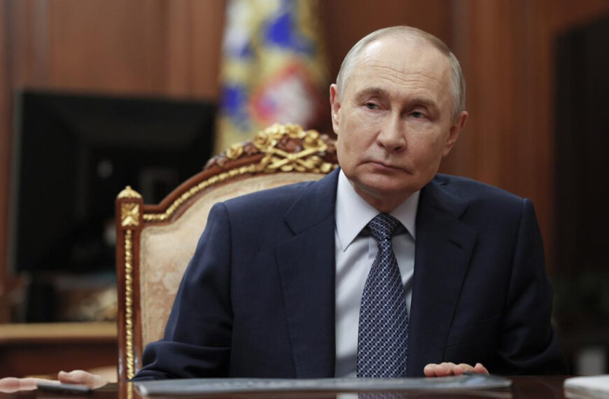 Путін закликав не обтяжувати росіян додатками при видачі іпотеки