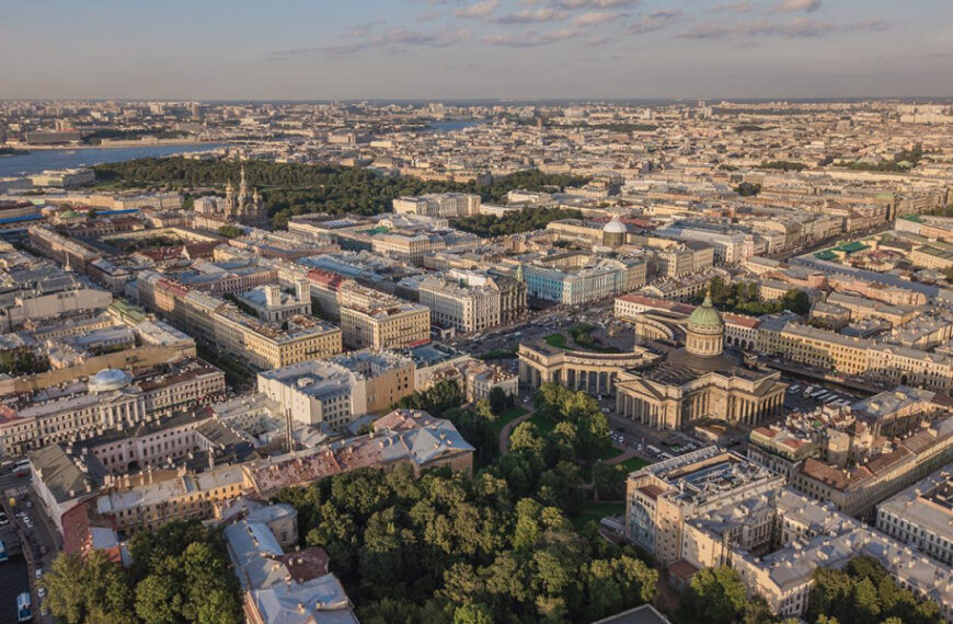 У москвичів за рік знизився інтерес до купівлі житла у Санкт-Петербурзі