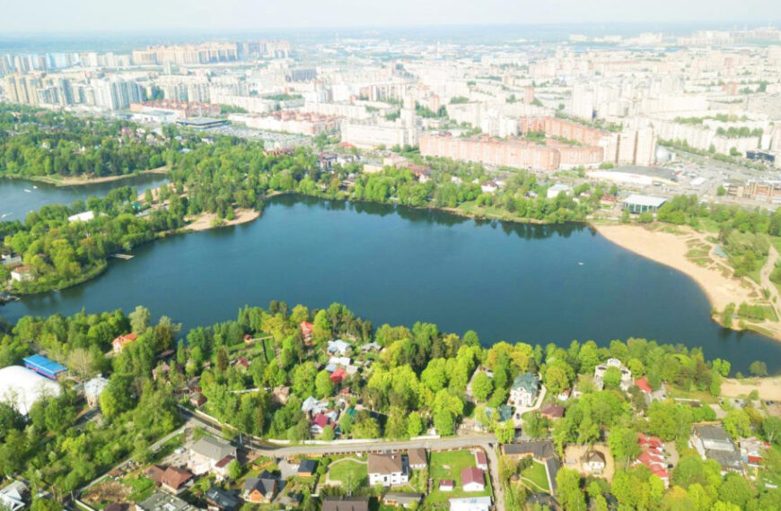 Пляжі Санкт-Петербурга та Ленобласті, де можна купатися у 2025 році.