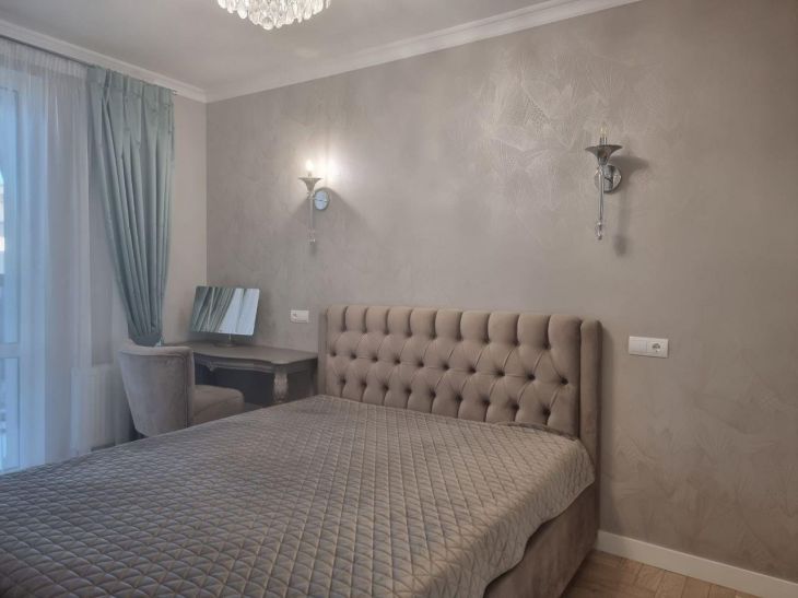 Що таке «правило трьох» у дизайні: і як його застосування миттєво робить ваш інтер'єр дорогим та стильним кровать