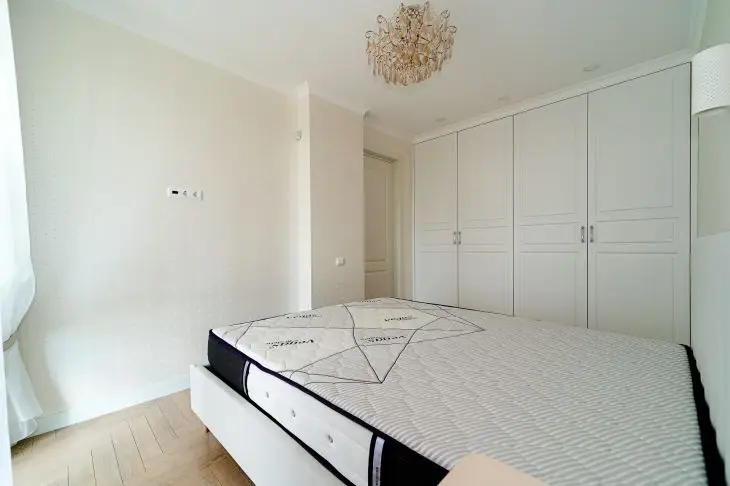 Чому ліжко потрібно ставити узголів'ям на північ: давнє правило, яке має наукове обґрунтування