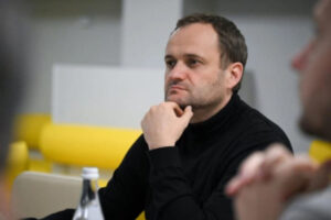 Кулеба проштовхує Зелінського на керівника Державіаслужби: уряд обговорить кандидатуру.