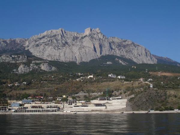 Окупанти розпродають землю на Ай-Петрі - ЦНС