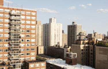 Київрада взяла під контроль підпірні стіни та конструкції / Freepik будинки