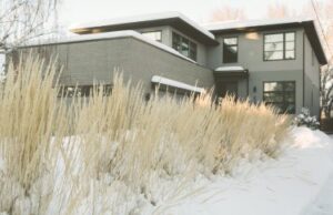 Українці “тікатимуть” із великих міст у пошуках безпеки та автономності