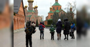 Завуальований «русский мир»: у Києві функціонує таємна школа з радянськими…