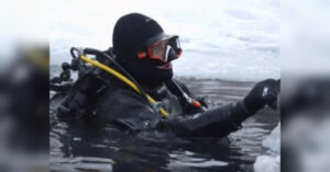 Крижана темрява: рятувальна операція водолазів ДСНС для Києва.