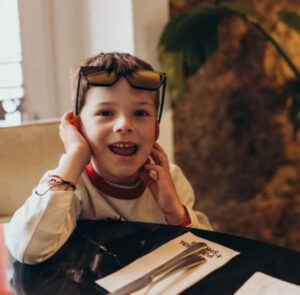 Син – вилитий батько: зворушливе привітання Інни Мірошниченко синові на…