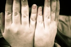 Як читати думки: простий прийом із психології, який працює