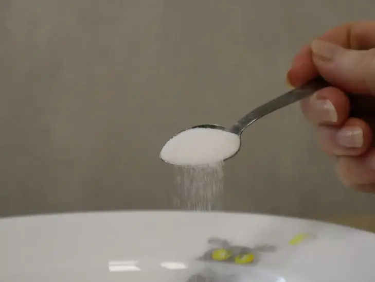 Коли варто додавати сіль під час прання — несподіваний результат соль