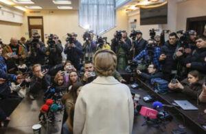 Вистава у ВАКС: гумор, зауваження, почуття та запорука для Тимошенко