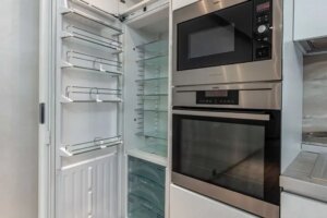 Чи можна кип'ятити воду в мікрохвильовій печі: запам'ятайте раз і…