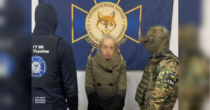 Вигулювала псів і коригувала вогонь: СБУ схопила російську шпигунку в…