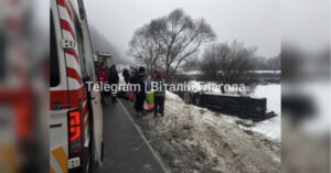 На Закарпатті з дітьми, що їхали на відпочинок, звалився в…