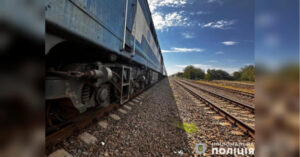 Залізничники уникли покарання за перевезення та приховування останків збитої жінки.