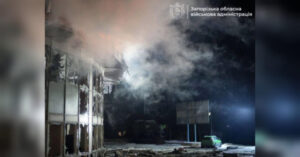 Росія знов атакує мирних жителів: лікарня, ліцей та будівлі постраждали…