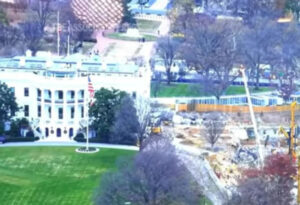 Адміністрація тисне на швидке погодження зведення трампівської бальної зали до…