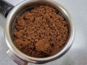 Що буде, якщо поливати рослини кави: несподіваний ефект