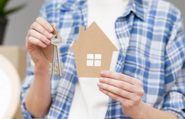 жінка, ключі