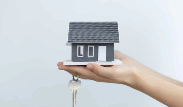 Кулеба пояснив, що за об’єкти вилучатимуть для потреб житла переселенців.