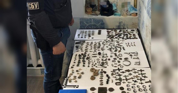 Здирник старовини збував асорті монет і коштовностей з Більського городища.