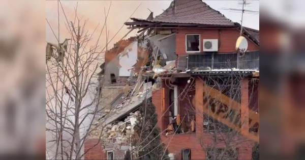 Житло колишнього голови ВР Разумкова знищене нічною атакою росіян на Київ (відео)