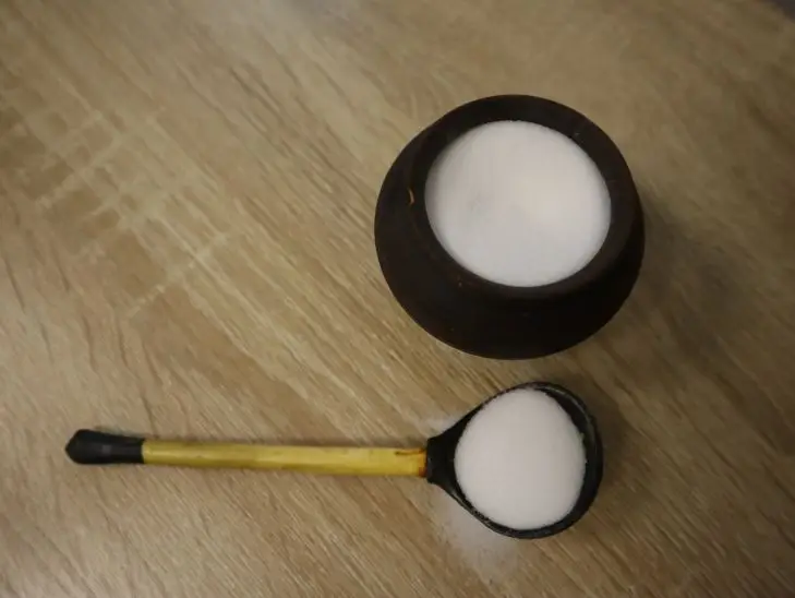 Чому сіль не тільки для їжі: 10 несподіваних способів використовувати її у побуті