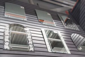 Блиск до дірок: чим відмити дзеркала та скла до ідеального&hellip;