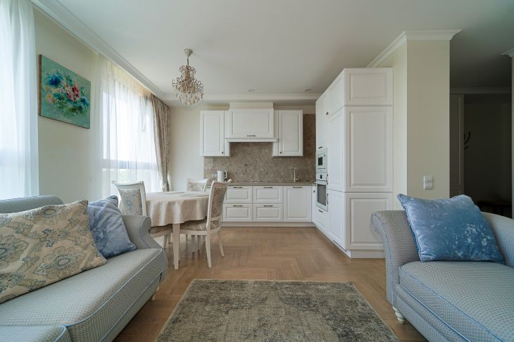 Який колір стін робить меблі дорожчими: безпрограшне тло