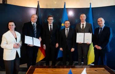 Олексі Кулеба,  Гайко Томс, чиновники