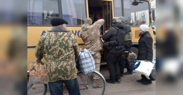 Росіяни силоміць депортували до рф жителів села на Сумщині, які не погодились на евакуацію,&hellip;