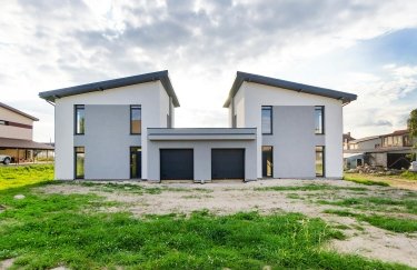 Після енергетичного терору взимку українці звернули увагу на приватні будинки. / Pexels будинок заміська нерухомість