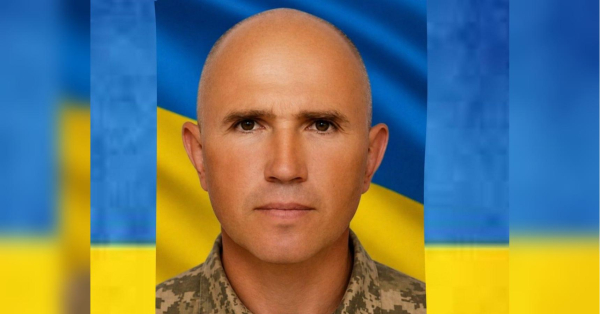 “Не ридай, я все рівно піду боронити державу”: У Хмельницькій області попрощалися з бійцем, котрий більш як рік тому поліг біля Курська