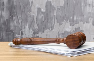 На аукціон виставили актив банку "Січ" / Freepik аукціон, документи, молоток