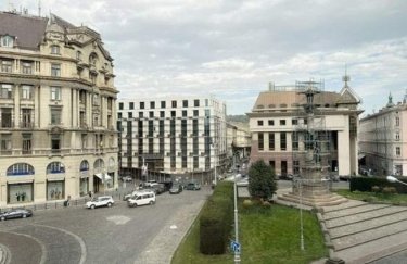 Площа Міцкевича