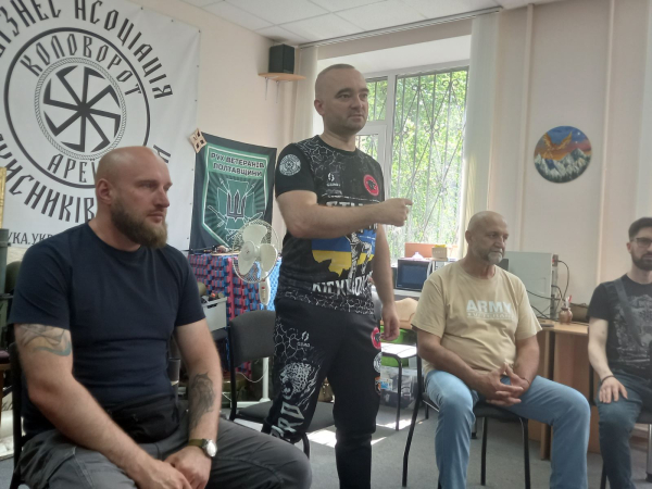 “Досі переважна більшість об’єктів не передані в управління й працюють під керівництвом людей Капашина, а гроші йдуть на москву”, — говорить керівник громадської спілки «БАЗУКА» Тарас Лелюх