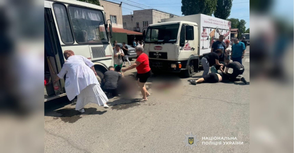 На Закарпатті трапилася масштабна автопригода за участю автобуса (фото)