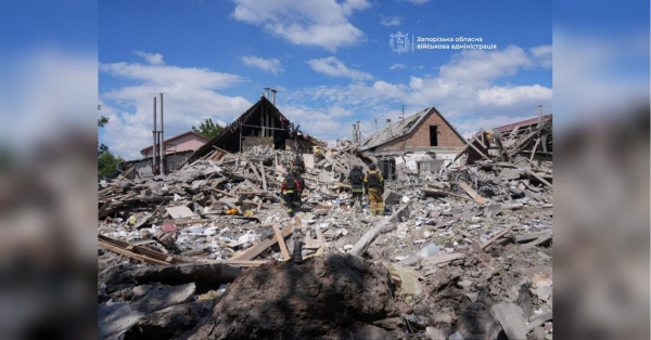 Збільшується кількість жертв російського авіанальоту на Запоріжжя (фото, відео)