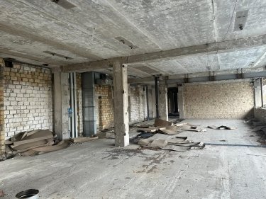 У Києві виставили на продаж велику 9-поверхівку: скільки коштує об’єкт