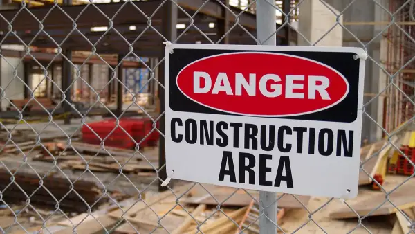 Construction’s warning lights are blinking. Most firms aren’t looking at the dashboard.