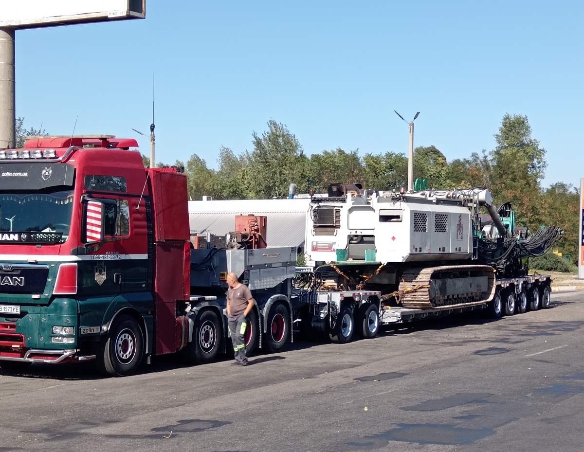 Перевезення будь-яких типів негабаритних вантажів з компанією «Золін»